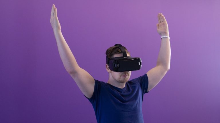 Lire la suite à propos de l’article Réalité virtuelle et expériences immersives en France : quels usages ?